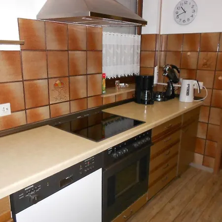 Zur Tanne Apartman *